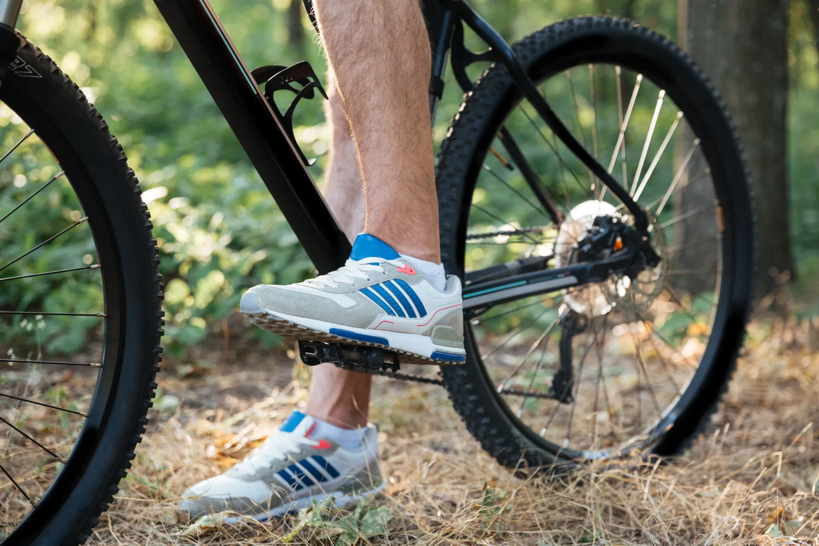 Ryden-branded road, MTB and commuter cycling shoes arranged for shop-branded private label